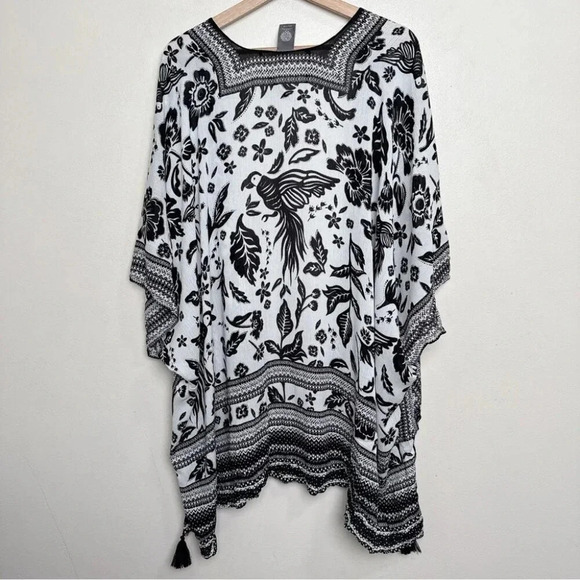 Vince Camuto Womens OS Kimono Shrug Tassel Topper Shawl Wrap Black White - Picture 14 of 14